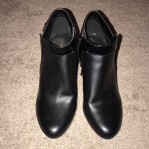 Never before worn Bandolino black booties